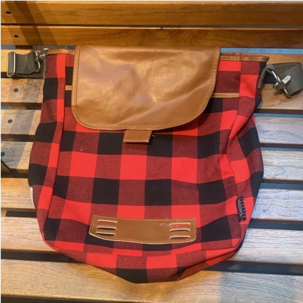 Crossbody or Shoulder bag - Like NEW